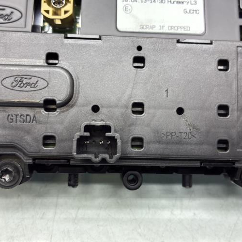 Ecran GPS FORD FIESTA 7 Photo n°4