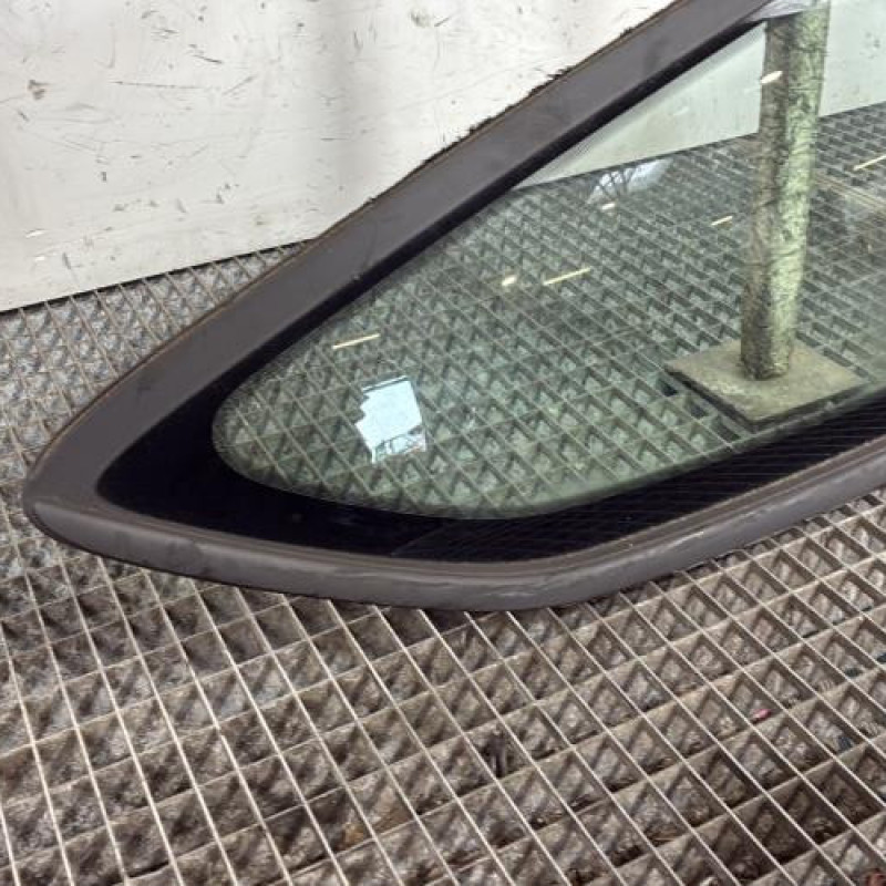 Custode arriere droit FORD FIESTA 7 Photo n°2