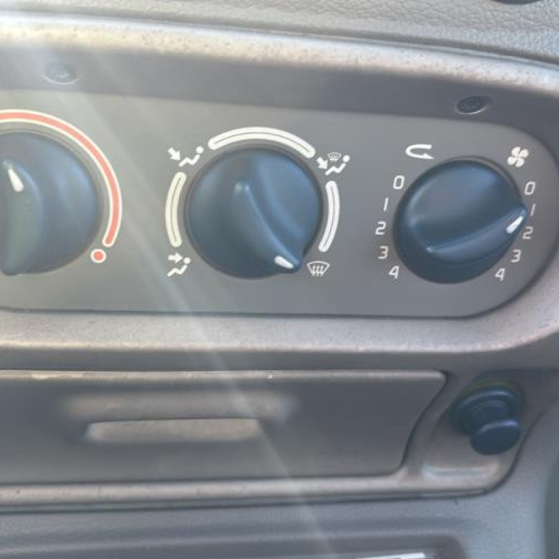 Poignee interieur avant droit RENAULT TWINGO 1 Photo n°18