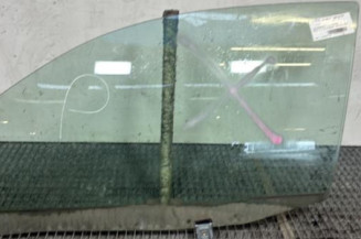 Vitre avant gauche VOLKSWAGEN GOLF 4 Photo n°1