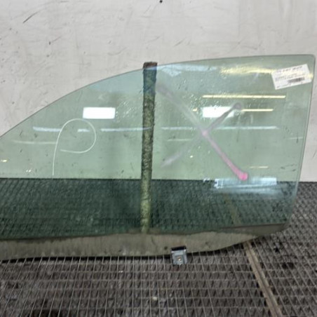 Vitre avant gauche VOLKSWAGEN GOLF 4 Photo n°1