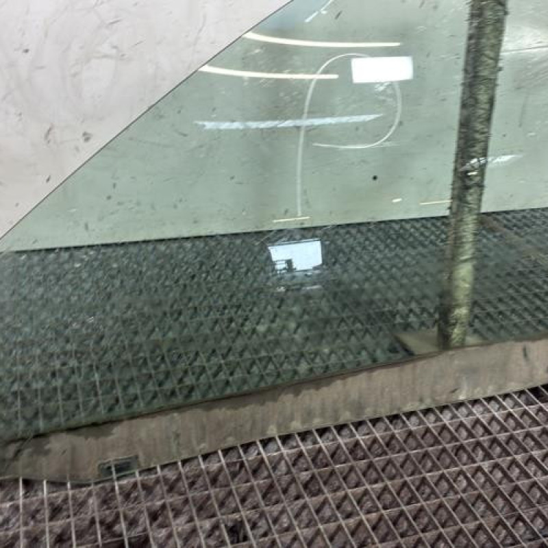 Vitre avant gauche VOLKSWAGEN GOLF 4 Photo n°2