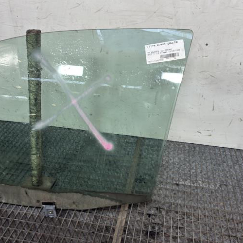 Vitre avant gauche VOLKSWAGEN GOLF 4 Photo n°3