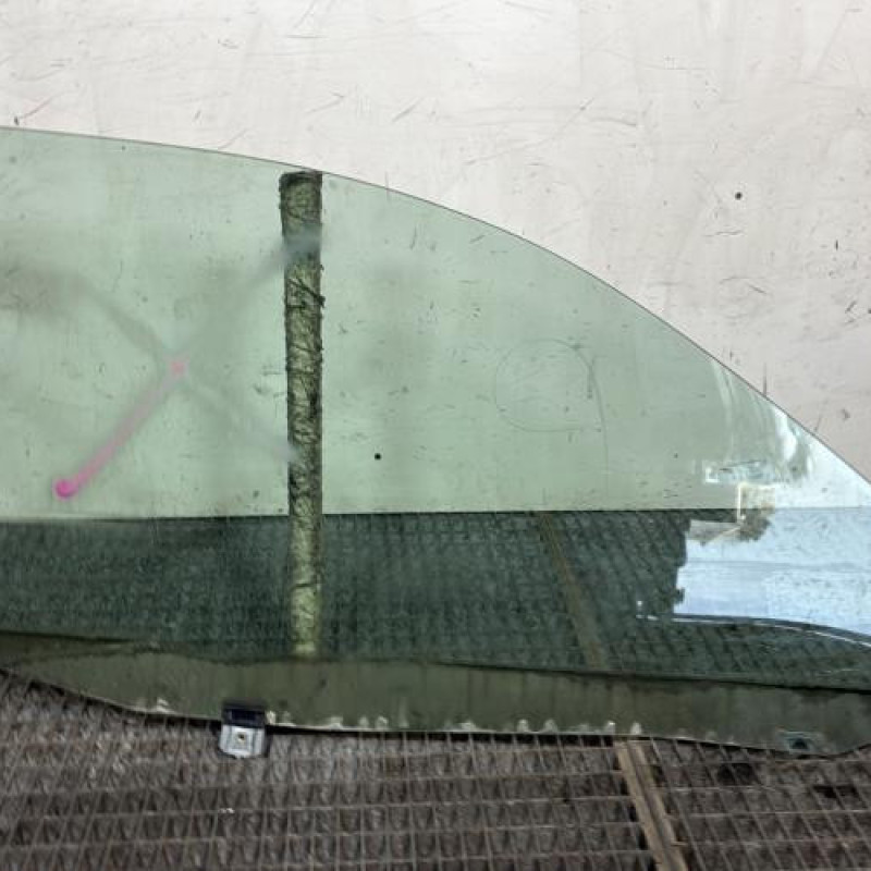 Vitre avant gauche VOLKSWAGEN GOLF 4 Photo n°4