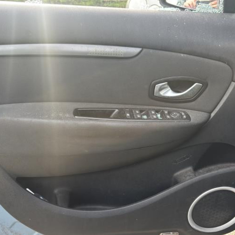 Feu arriere principal gauche (feux) RENAULT SCENIC 3 Photo n°16