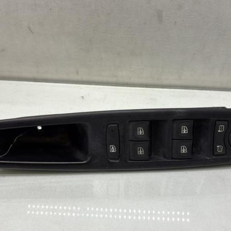 Interrupteur de leve vitre avant gauche RENAULT SCENIC 3 Photo n°1