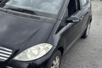 Renfort pare choc arriere (traverse) MERCEDES CLASSE A 169