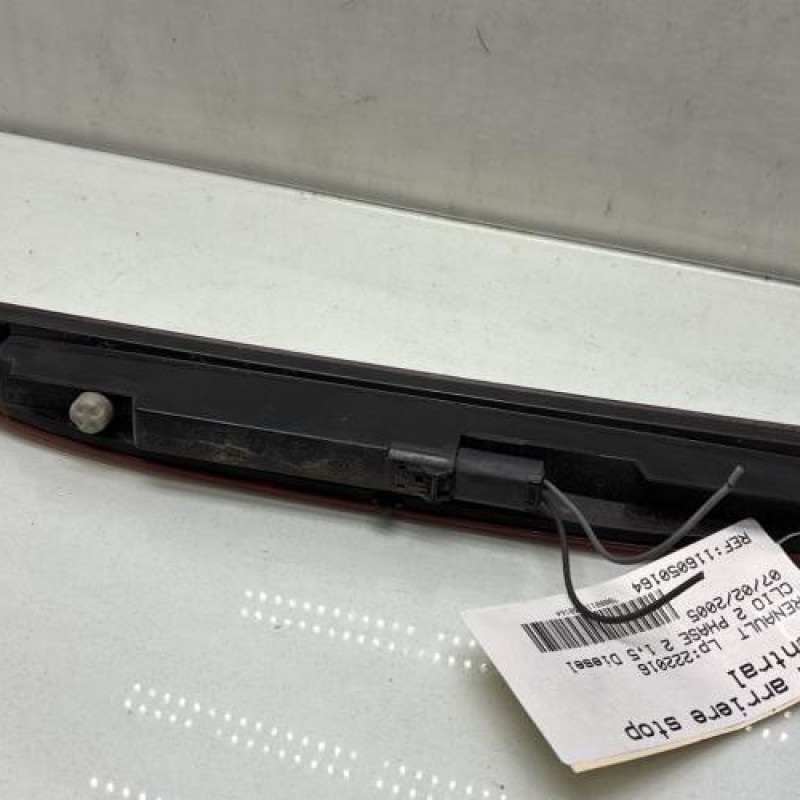 Feu arriere stop central RENAULT CLIO 2 Photo n°2