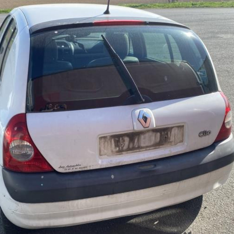 Feu arriere stop central RENAULT CLIO 2 Photo n°8