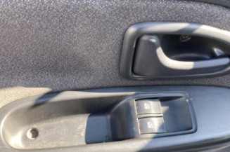 Feu arriere stop central RENAULT CLIO 2