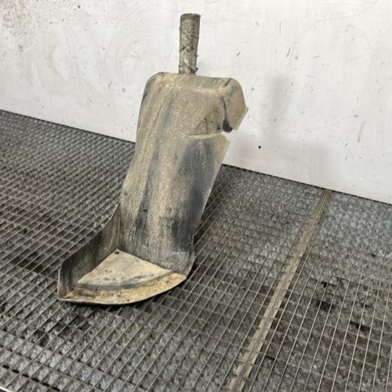 Pare boue arriere droit PEUGEOT 206+ Photo n°3