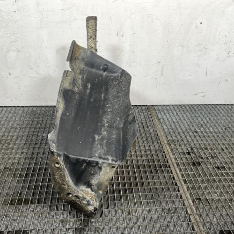 Pare boue arriere droit PEUGEOT 206+ Photo n°4