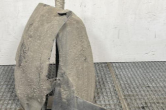 Pare boue arriere droit PEUGEOT 206+ Photo n°1