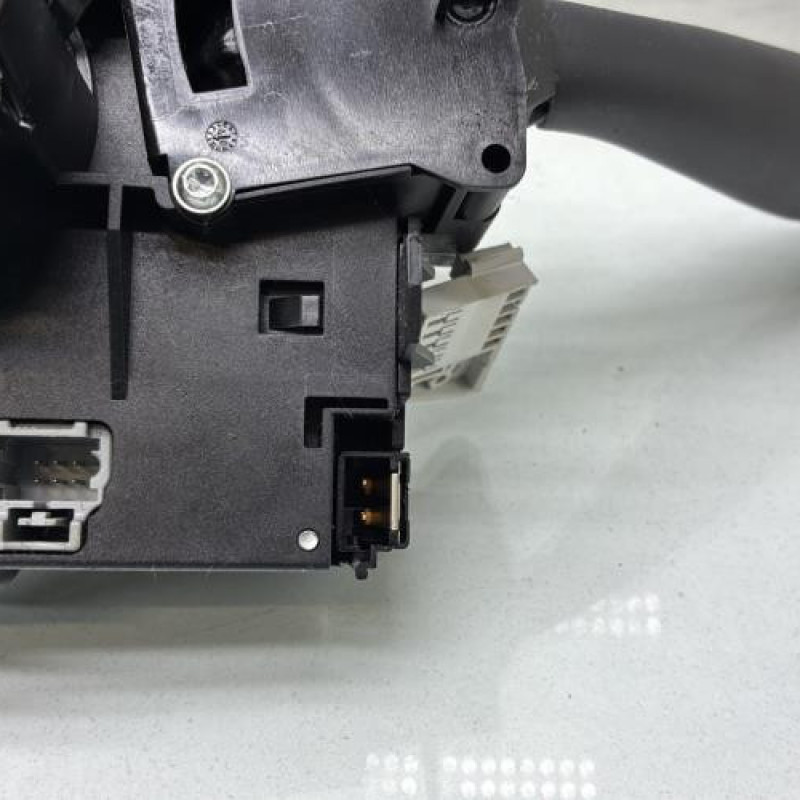 Com (Bloc Contacteur Tournant+Commodo Essuie Glace+Commodo Phare) PEUGEOT 207 Photo n°8