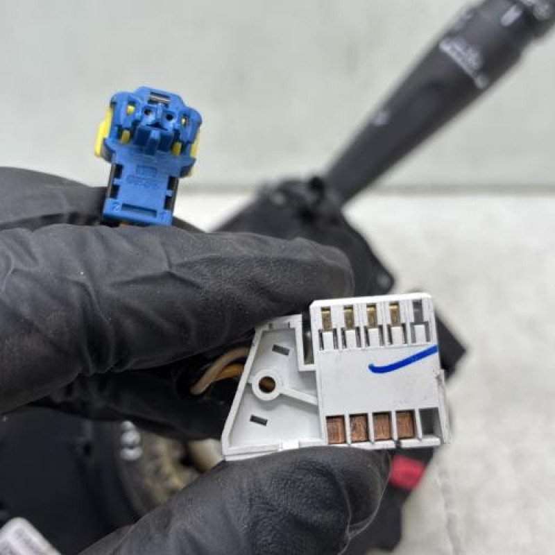 Com (Bloc Contacteur Tournant+Commodo Essuie Glace+Commodo Phare) PEUGEOT 208 1 Photo n°5