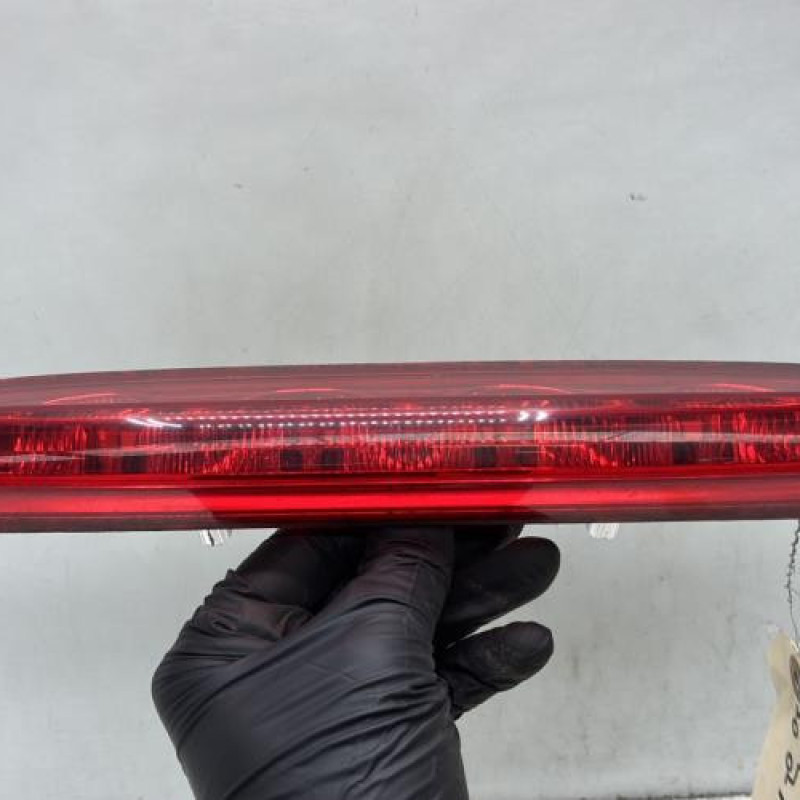 Feu arriere stop central PEUGEOT 208 1 Photo n°1