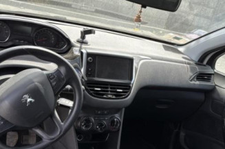 Feu arriere stop central PEUGEOT 208 1