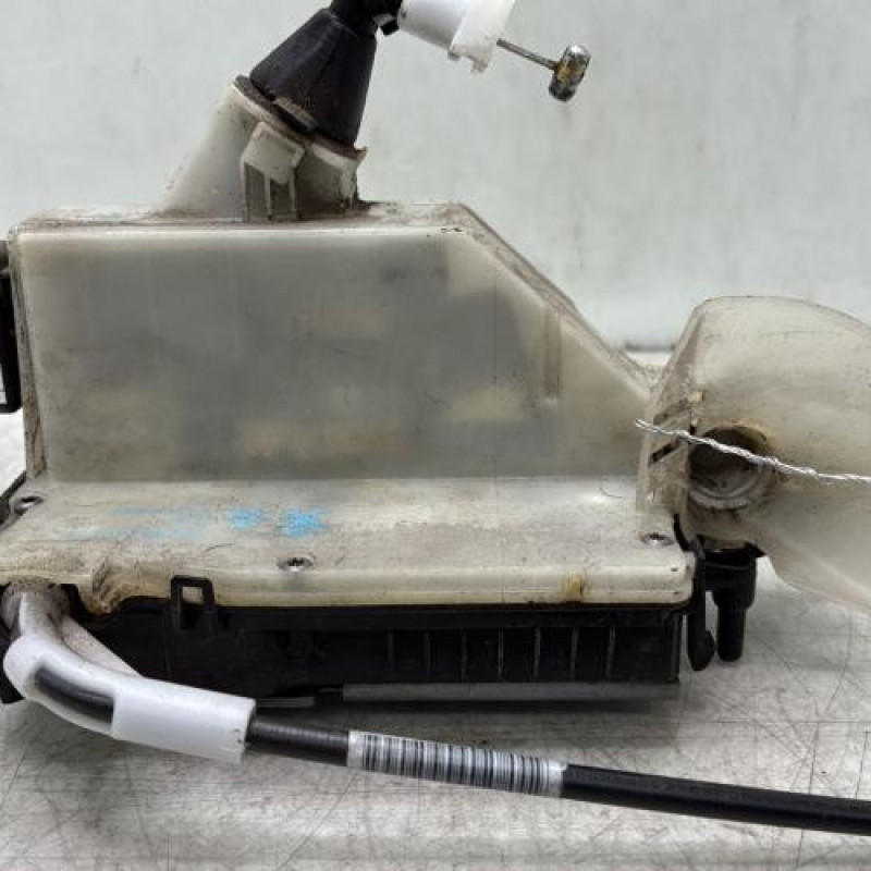 Serrure avant gauche PEUGEOT 208 1 Photo n°2