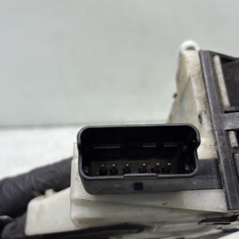 Serrure avant gauche PEUGEOT 208 1 Photo n°8