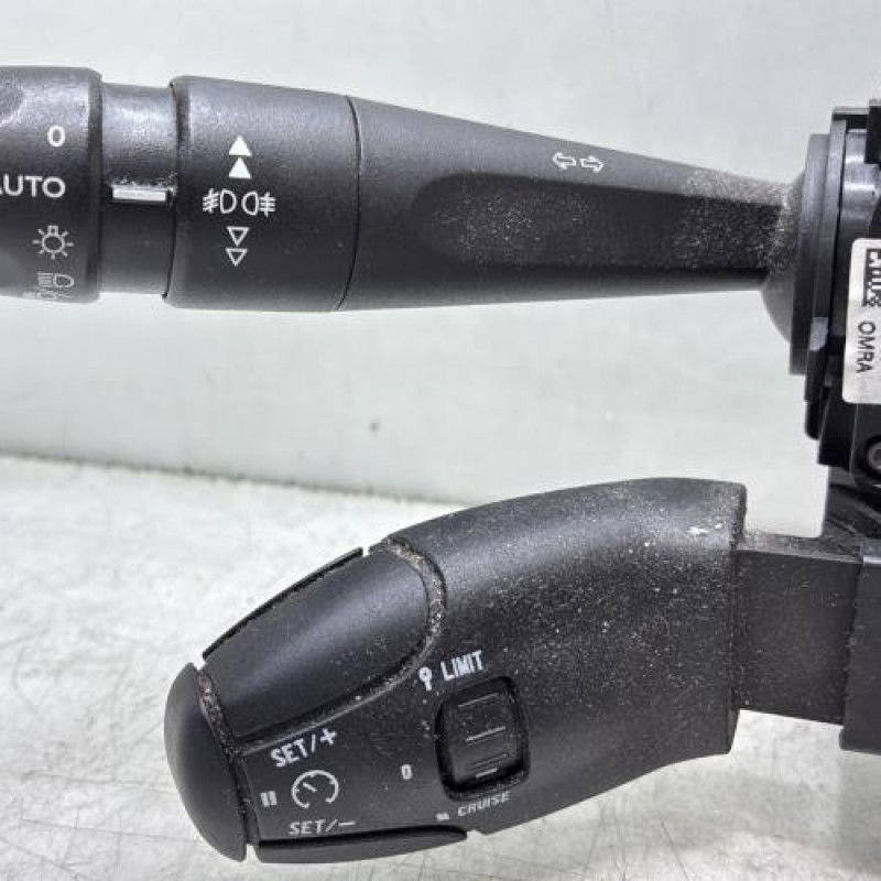 Com (Bloc Contacteur Tournant+Commodo Essuie Glace+Commodo Phare) PEUGEOT 208 1 Photo n°3