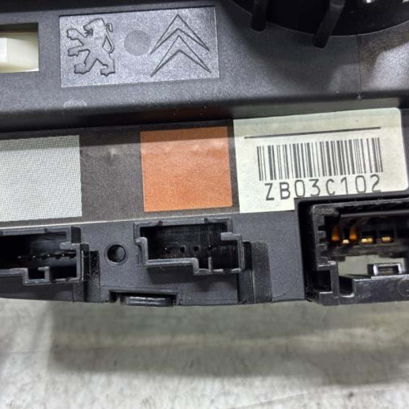 Com (Bloc Contacteur Tournant+Commodo Essuie Glace+Commodo Phare) PEUGEOT 208 1 Photo n°7