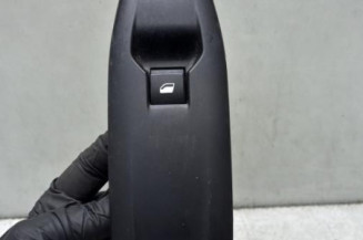 Interrupteur de leve vitre avant droit PEUGEOT 208 1 Photo n°1