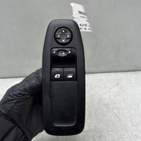 Interrupteur de leve vitre avant gauche PEUGEOT 208 1 Photo n°1