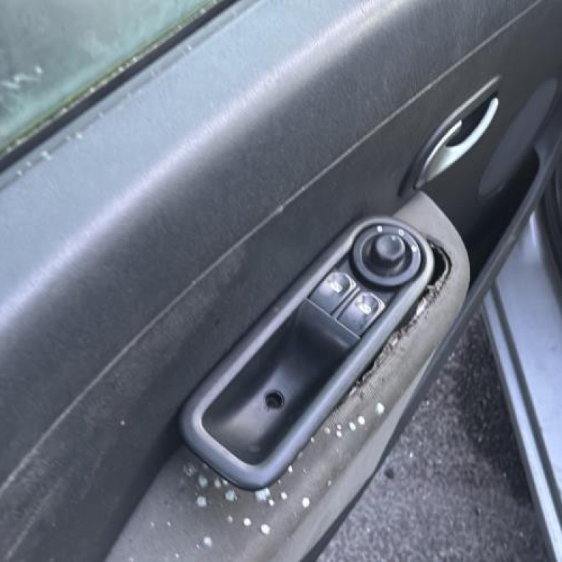 Bras essuie glace avant gauche RENAULT CLIO 3 Photo n°13