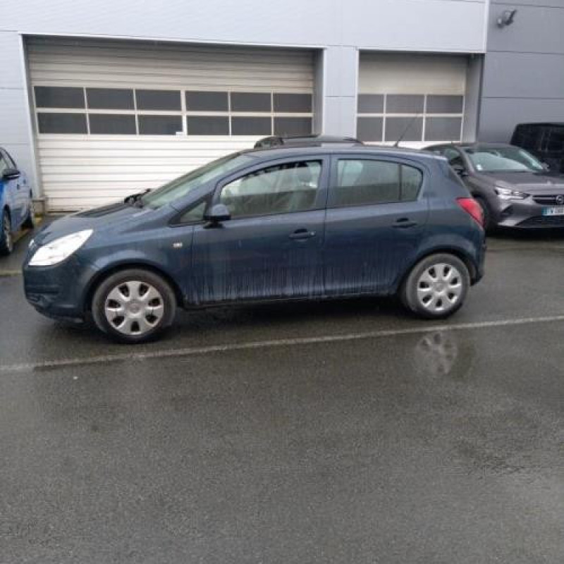 Bouton de coffre OPEL CORSA D Photo n°5