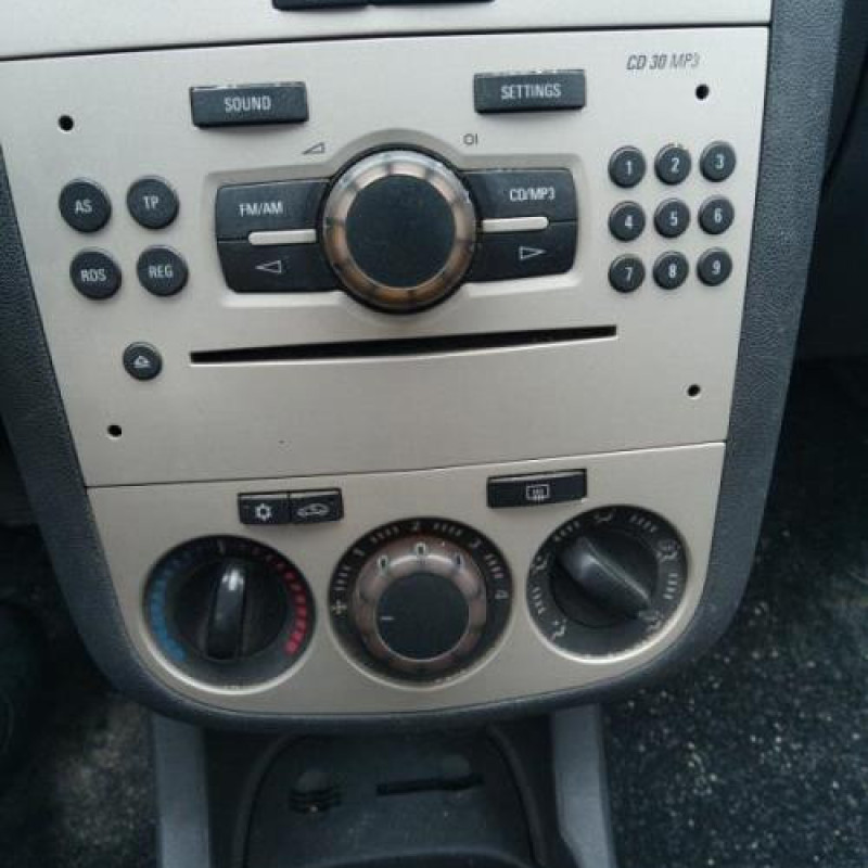 Bouton de coffre OPEL CORSA D Photo n°10