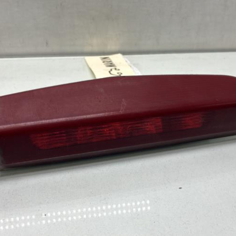 Feu arriere stop central OPEL CORSA D Photo n°1