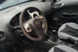 Feu arriere stop central OPEL CORSA D