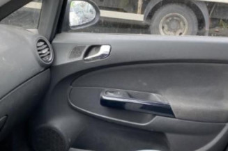 Pretensionneur de ceinture avant gauche OPEL CORSA D