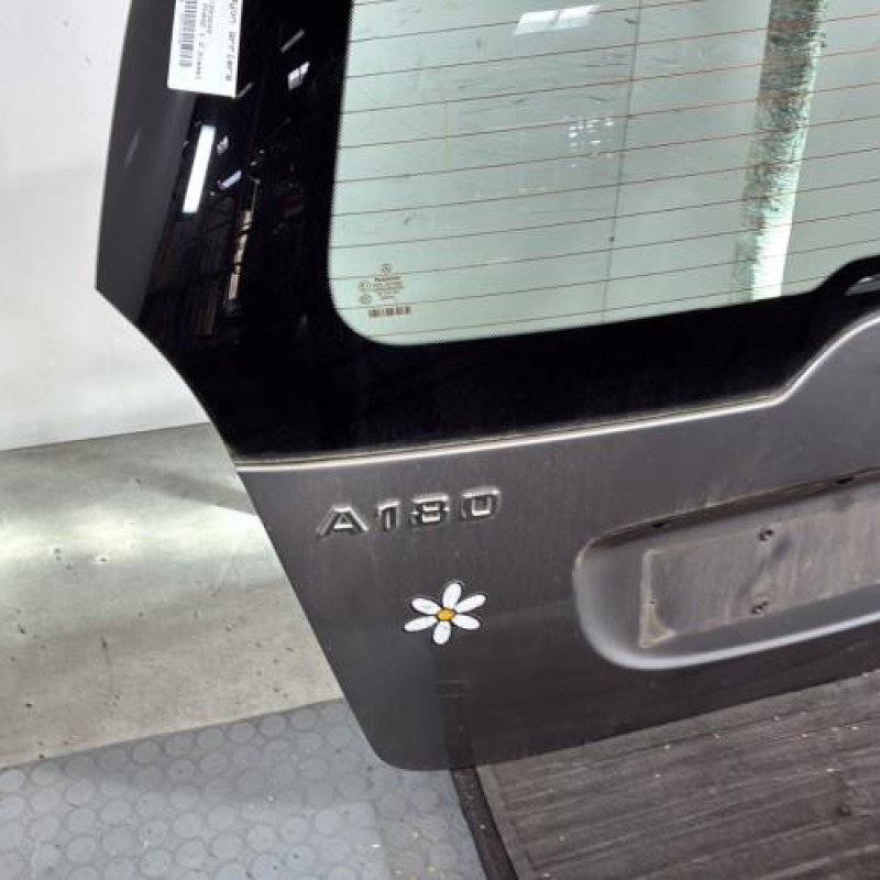 Malle/Hayon arriere MERCEDES CLASSE A 169 Photo n°5