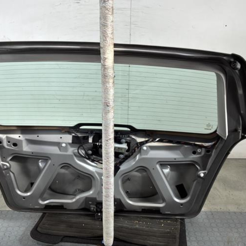 Malle/Hayon arriere MERCEDES CLASSE A 169 Photo n°6