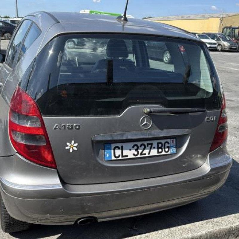 Malle/Hayon arriere MERCEDES CLASSE A 169 Photo n°11