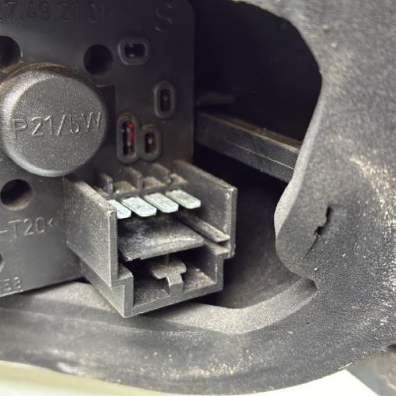 Feu arriere principal gauche (feux) FIAT CROMA 2 Photo n°4