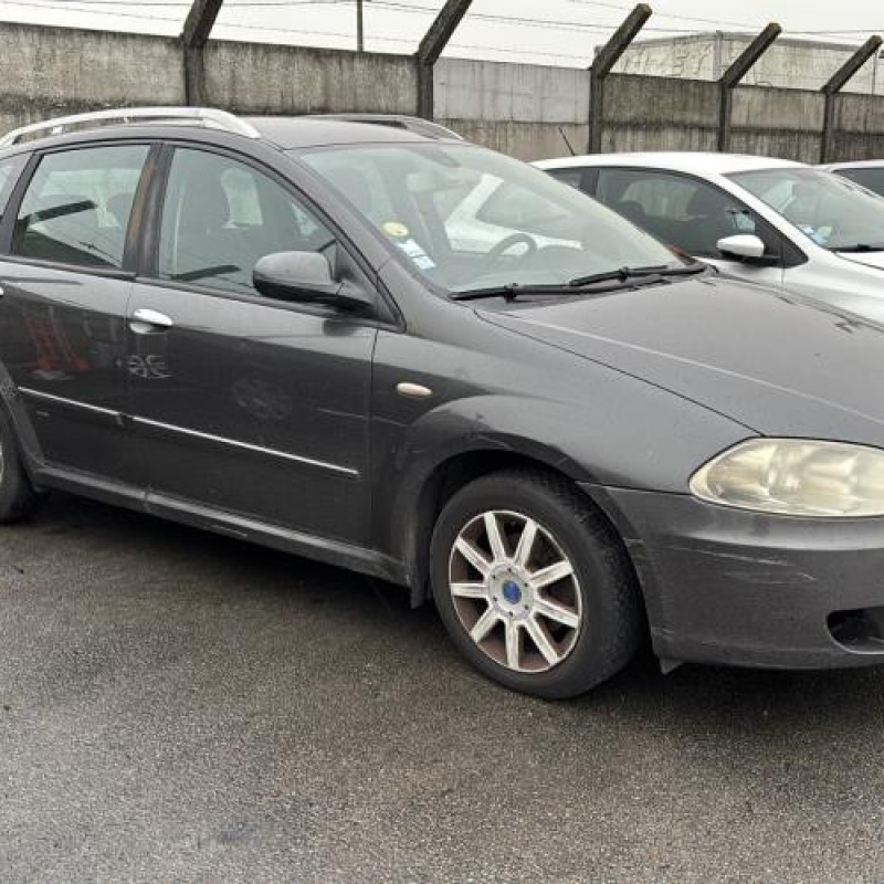 Feu arriere principal gauche (feux) FIAT CROMA 2 Photo n°6