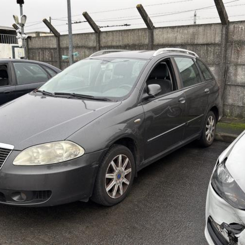 Feu arriere principal gauche (feux) FIAT CROMA 2 Photo n°7