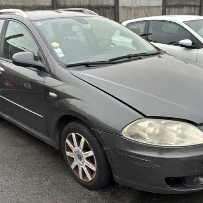 Feu arriere principal gauche (feux) FIAT CROMA 2 Photo n°15