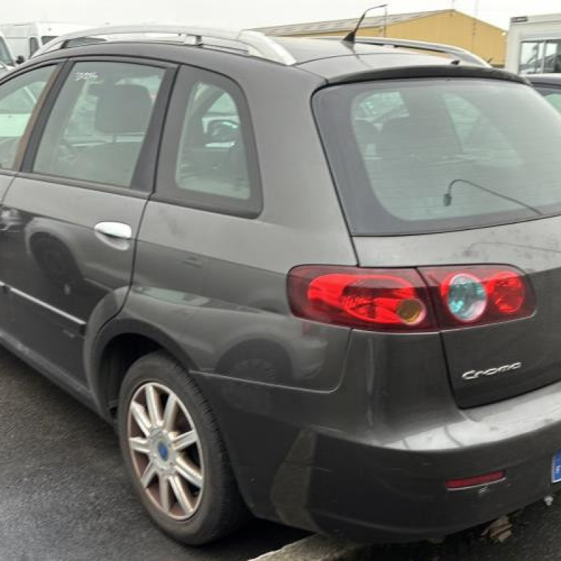 Feu arriere principal gauche (feux) FIAT CROMA 2 Photo n°17
