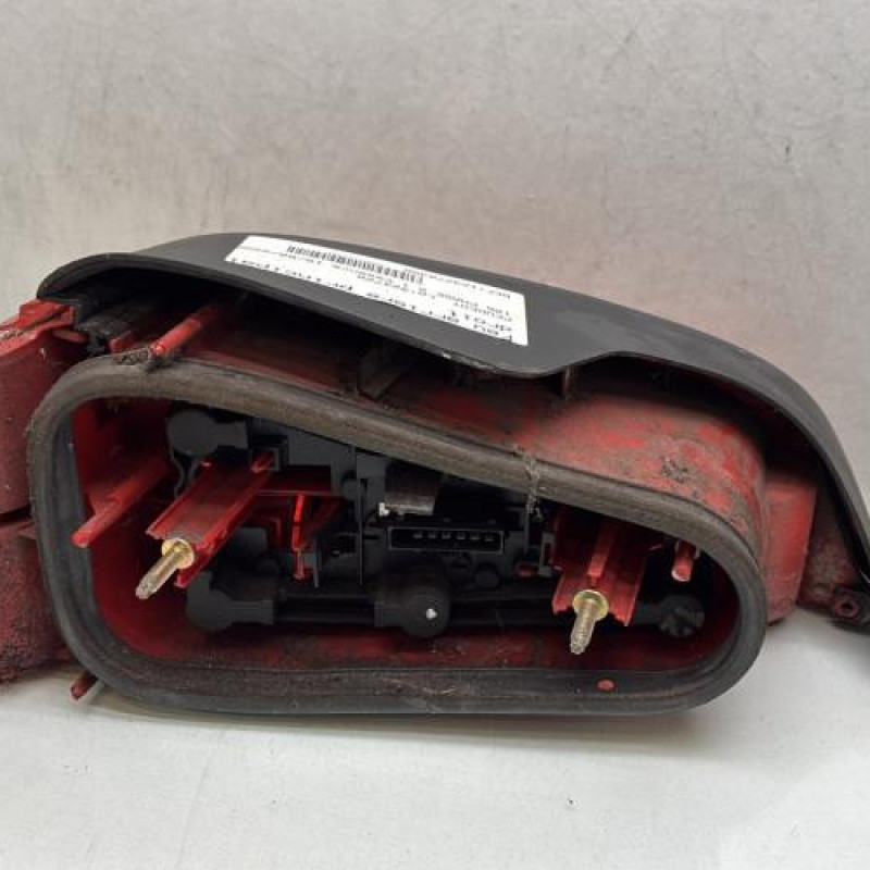 Feu arriere principal droit (feux) PEUGEOT 106 Photo n°2