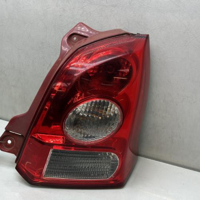 Feu arriere principal droit (feux) SUZUKI ALTO 3 Photo n°1