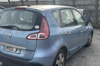 Pare boue arriere droit RENAULT SCENIC 3