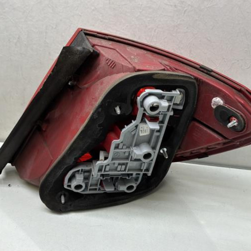 Feu arriere principal gauche (feux) MERCEDES CLASSE C 204 Photo n°2