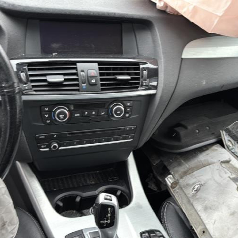 Feu arriere stop central BMW X3 F25 Photo n°16