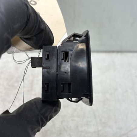 Interrupteur de leve vitre arriere droit BMW X3 F25