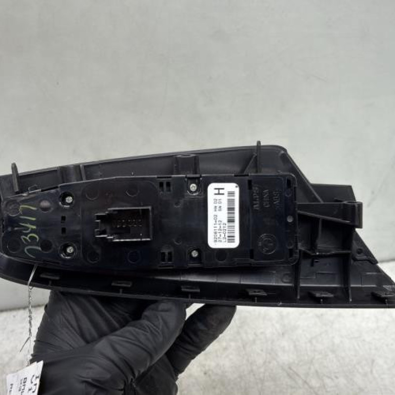 Interrupteur de leve vitre avant gauche BMW X3 F25 Photo n°2