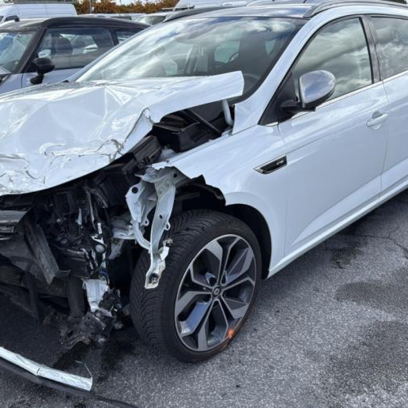 Pare boue arriere droit RENAULT MEGANE 4 Photo n°6