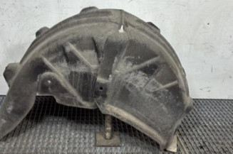 Pare boue arriere gauche RENAULT MEGANE 4 Photo n°1